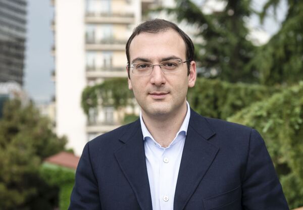 ვინ ხართ თქვენ, ანზორ ბიწაძე?  ბურჯანაძის ვაჟი პოლიტიკასა და პირად ცხოვრებაზე  ვინ ხართ თქვენ, ანზორ ბიწაძე?  ბურჯანაძის ვაჟი პოლიტიკასა და პირად ცხოვრებაზე - Sputnik საქართველო