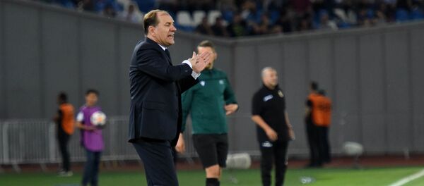 Тренер Владимир Вайсс. Матч между сборными Грузии и Гибралтара по футболу - Sputnik Грузия