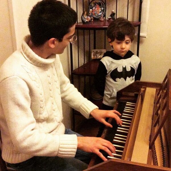 ცხრა წლის ქართველი „მოცარტის ამბავი და დედის ხსოვნისადმი მიძღვნილი პირველი კონცერტი ცხრა წლის ქართველი „მოცარტის ამბავი და დედის ხსოვნისადმი მიძღვნილი პირველი კონცერტი - Sputnik საქართველო