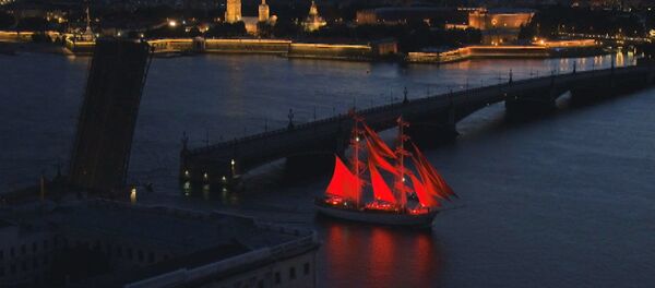 В Петербурге отрепетировали самый романтичный выпускной страны Алые паруса - Sputnik Грузия