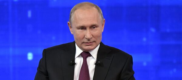 Прямая линия с президентом РФ Владимиром Путиным - Sputnik Грузия