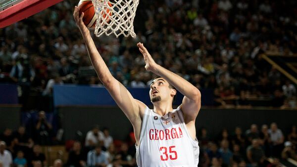Центровой сборной Грузии по баскетболу Гога Битадзе - Sputnik Грузия