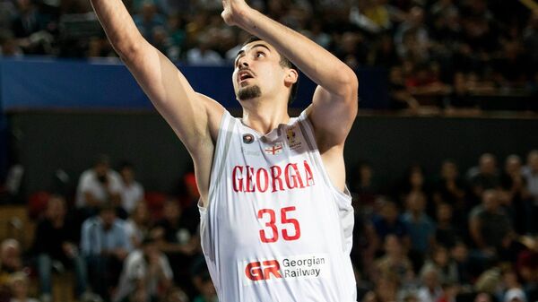 Центровой сборной Грузии по баскетболу Гога Битадзе - Sputnik Грузия