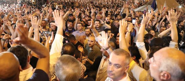 საპროტესტო აქცია პარლამენტის წინ საპროტესტო აქცია პარლამენტის წინ - Sputnik საქართველო