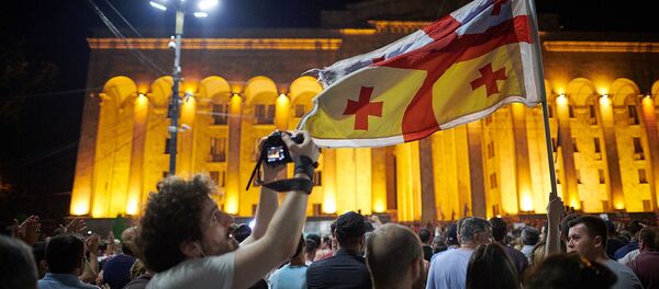 Акция протеста у здания парламента Грузии - Sputnik Грузия