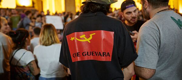 Акция протеста у здания парламента Грузии - Sputnik Грузия