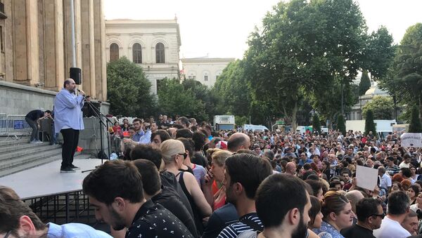 Третий день акций протеста у здания парламента в Тбилиси - Sputnik Грузия