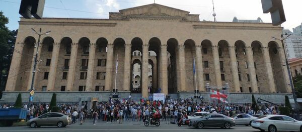 Четвертый день акции протеста у парламента Грузии - Sputnik Грузия