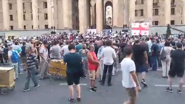 Протестующие перекрыли проспект Руставели - Sputnik Грузия