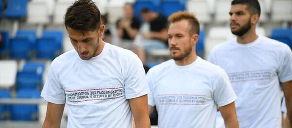 თბილისის „დინამოს“ ფეხბურთელები ანტირუსული წარწერებით თბილისის „დინამოს“ ფეხბურთელები ანტირუსული წარწერებით - Sputnik საქართველო