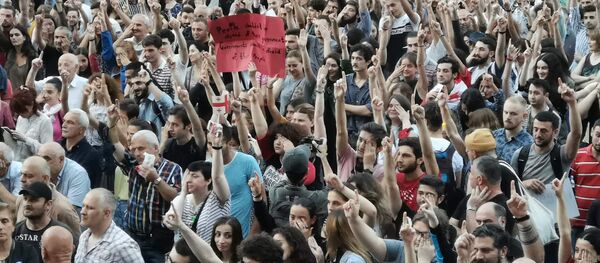 Пятый день протестов в столице Грузии - митингующие озвучили требования - Sputnik Грузия