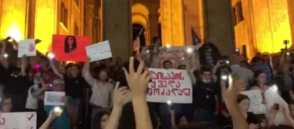 თბილისში პროტესტი არ ცხრება - როგორ მიმდინარეობს აქციების მეხუთე დღე პარლამენტთან თბილისში პროტესტი არ ცხრება - როგორ მიმდინარეობს აქციების მეხუთე დღე პარლამენტთან - Sputnik საქართველო