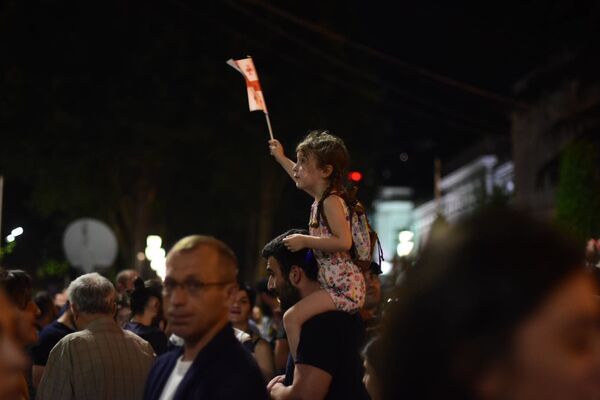 Акция протеста у парламента Грузии в среду будет продолжена - Sputnik Грузия
