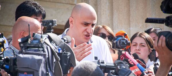 ნიკა მელია ჟურნალისტებთან საუბრისას - Sputnik საქართველო