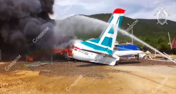 Все пассажиры были эвакуированы с борта самолета - Sputnik Грузия