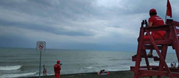 Спасатели на черноморском побережье Грузии - Sputnik Грузия