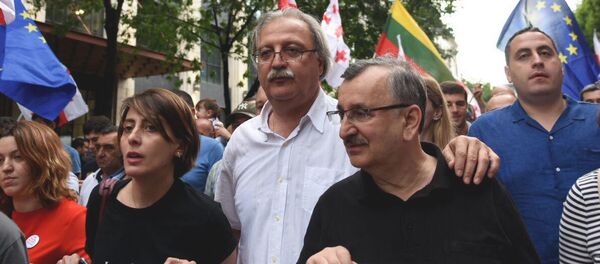 Шествие протестующих с требованием отставки Георгия Гахария - Sputnik Грузия