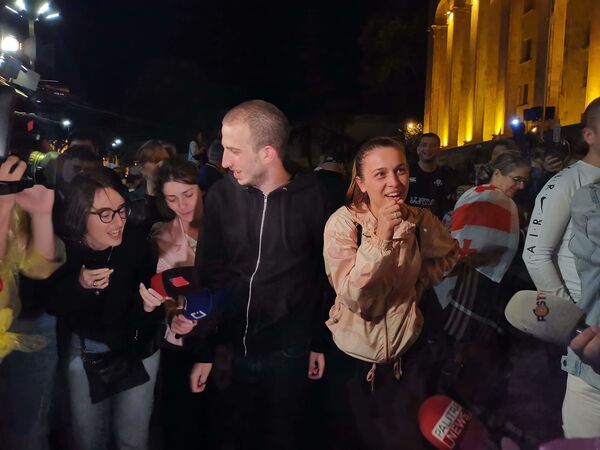 საქართველოს პარლამენტის წინ შიმშილობას ოთხი ადამიანი აგრძელებს საქართველოს პარლამენტის წინ შიმშილობას ოთხი ადამიანი აგრძელებს - Sputnik საქართველო