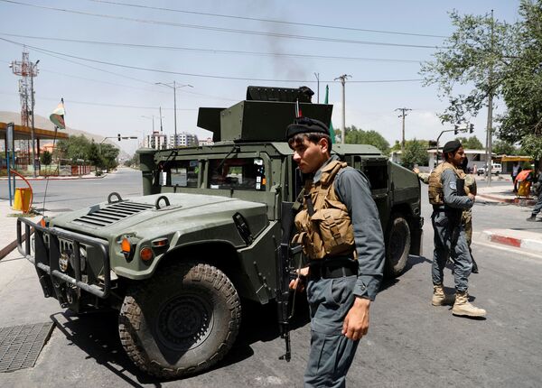 На место был вызван афганский спецназ, так как нападавшие террористы начали стрелять в полицию - Sputnik Грузия