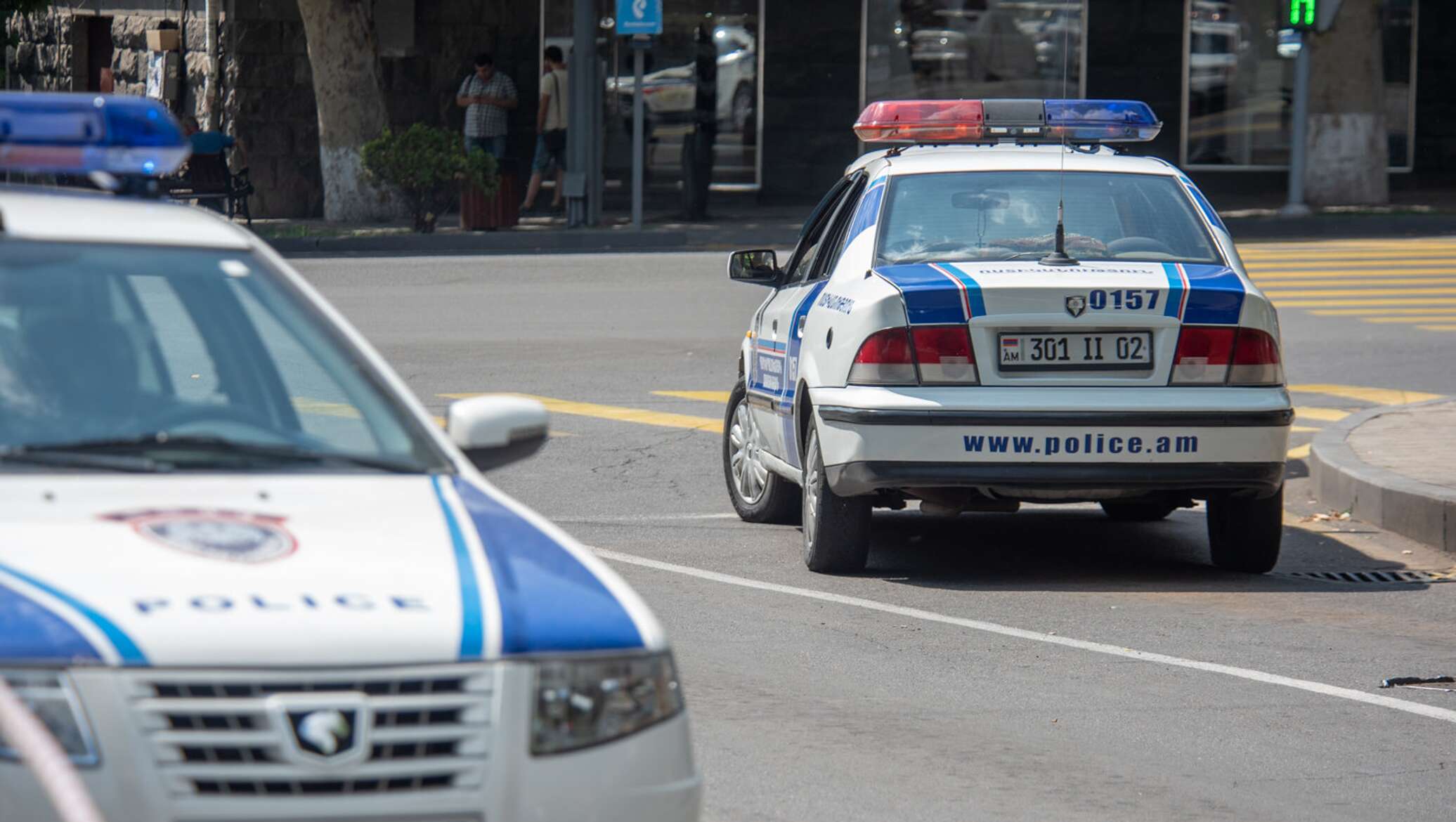 Водитель ереване. Армянские полицейские машины. Полиция Армении автомобили. Полицейские машины в Ереване. Армянская полиция машины.