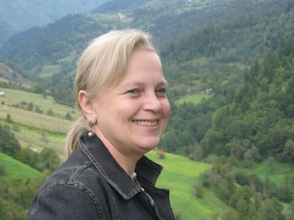 ბათუმელობის გამოსაცნობი მარტივი წესი, ტიტულოვანი პოეტი ქალბატონი და მისი გიჟური ნატვრა ბათუმელობის გამოსაცნობი მარტივი წესი, ტიტულოვანი პოეტი ქალბატონი და მისი გიჟური ნატვრა - Sputnik საქართველო