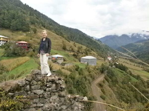 ბათუმელობის გამოსაცნობი მარტივი წესი, ტიტულოვანი პოეტი ქალბატონი და მისი გიჟური ნატვრა ბათუმელობის გამოსაცნობი მარტივი წესი, ტიტულოვანი პოეტი ქალბატონი და მისი გიჟური ნატვრა - Sputnik საქართველო