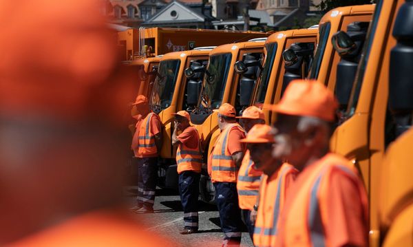 Каладзе презентовал в Тбилиси новые мусорные машины Каладзе презентовал в Тбилиси новые мусорные машины - Sputnik Грузия