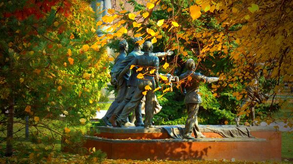 Памятник Веры Мухиной Требуем мира! в парке искусств Музеон в Москве - Sputnik Грузия