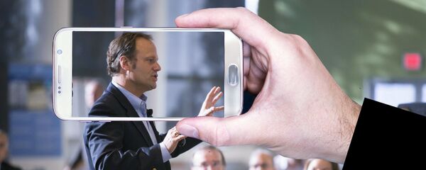 ორატორი პუბლიკის წინაშე ორატორი პუბლიკის წინაშე - Sputnik საქართველო