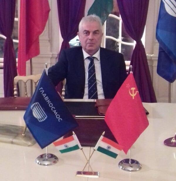 „ბავშვობიდან აქა ვზივარ“, ანუ რას თამაშობს პოლიციის მაიორი? „ბავშვობიდან აქა ვზივარ“, ანუ რას თამაშობს პოლიციის მაიორი? - Sputnik საქართველო