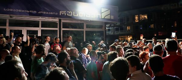 Акция протеста у здания телекомпании Rustavi2 - Sputnik Грузия