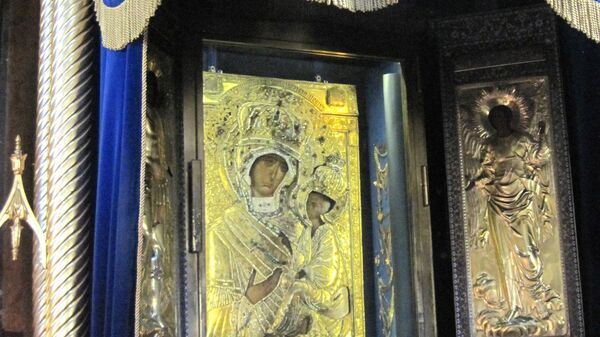 Икона Тихвинской Божией Матери в Тихвинском Богородичном Успенском мужском монастыре в городе Тихвине - Sputnik Грузия
