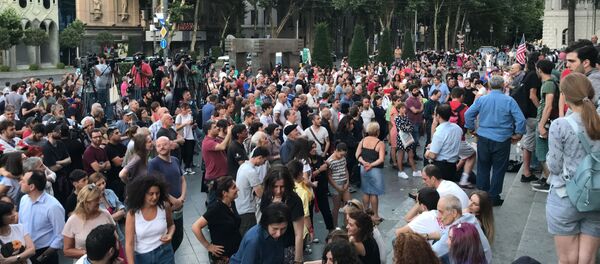 აქცია პარლამენტთან აქცია პარლამენტთან - Sputnik საქართველო