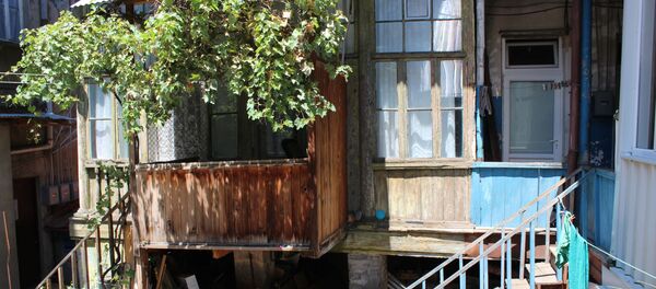 Веранда в одном из тбилисских двориков - Sputnik Грузия