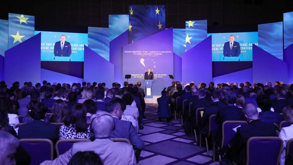 Премьер Грузии Мамука Бахтадзе на конференции по случаю 10-летия Восточного партнерства - Sputnik Грузия