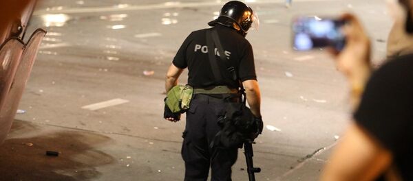 Разгон акции протеста у здания парламента Грузии в ночь с 20 на 21 июня. Спецназ и полиция - Sputnik Грузия