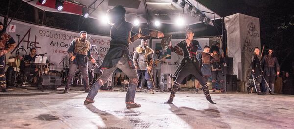 В Грузии возродили древнее боевое искусство - видео зрелищных боев - Sputnik Грузия