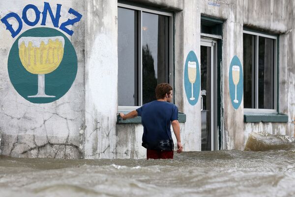 На данный момент больше всего от урагана пострадал штат Луизиана. Но не меньшие разрушения Барри может причинить штату Миссисипи - Sputnik Грузия