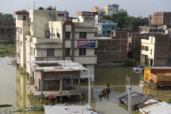 В Индии в результате наводнений, вызванных продолжительными дождями, оказались затоплены несколько штатов - Sputnik Грузия