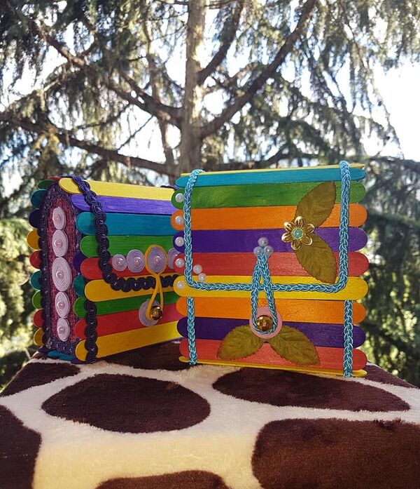 „მის გარეშე ამას ვერ შევძლებდი“: დედა, რომელმაც შვილისთვის ფერადი ჩანთების შექმნა დაიწყო - Sputnik საქართველო