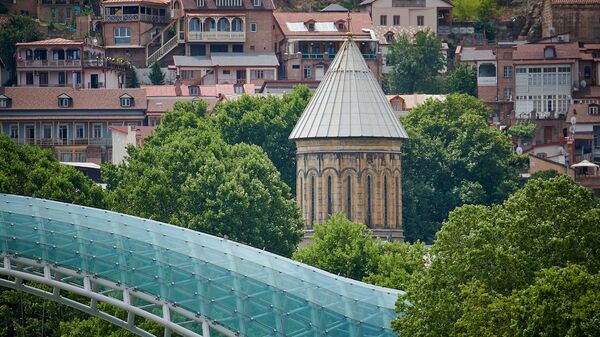 Кафедральный собор Сиони в центре Тбилиси - Sputnik Грузия