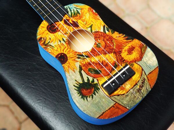 ხელოვნებაში გაცვლილი იურისტობა და უკულელეს ქართველი ოსტატი ხელოვნებაში გაცვლილი იურისტობა და უკულელეს ქართველი ოსტატი - Sputnik საქართველო