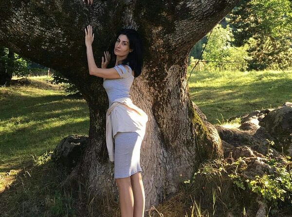 პოეტი ქალის ფილოსოფია: როდის დაკარგა კაცმა ნეკნი და ჭკუა - Sputnik საქართველო