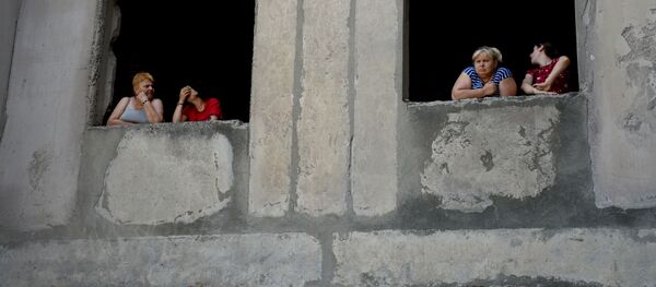 Здания в районе Вашлиджвари, которые захватили вынужденные переселенцы  - Sputnik Грузия