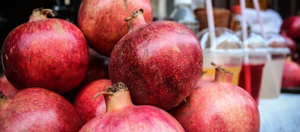 Натуральные соки, жарко же! - Sputnik Грузия