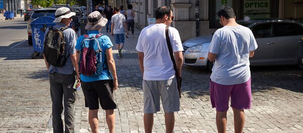 Туристы на проспекте Агмашенебели Туристы на проспекте Агмашенебели - Sputnik Грузия