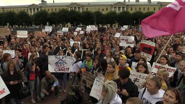 Бьет - значит сядет!: митинг в поддержку сестер Хачатурян - Sputnik Грузия