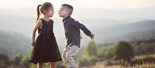 ბავშვები მინდორში ბავშვები მინდორში - Sputnik საქართველო