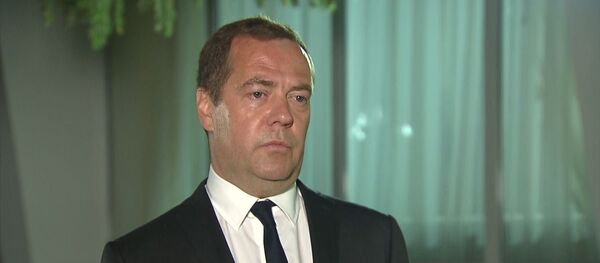 Свой лимит на революции Кыргызстан уже исчерпал - Медведев о ситуации с задержанием Атамбаева Свой лимит на революции Кыргызстан уже исчерпал - Медведев о ситуации с задержанием Атамбаева - Sputnik Грузия