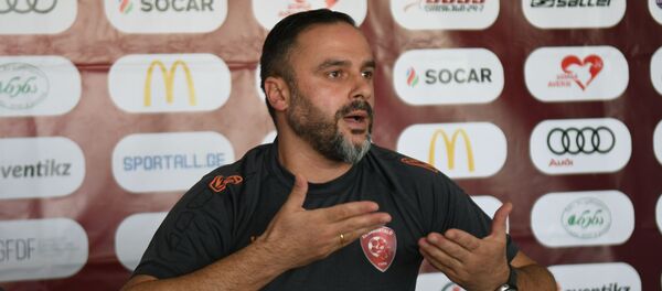 Пресс-конференция тренера футбольного клуба Сабуртало - Sputnik Грузия